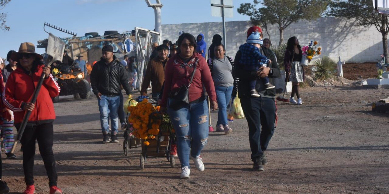 Visitaron 180 mil personas cementerios municipales por el Día de Muertos