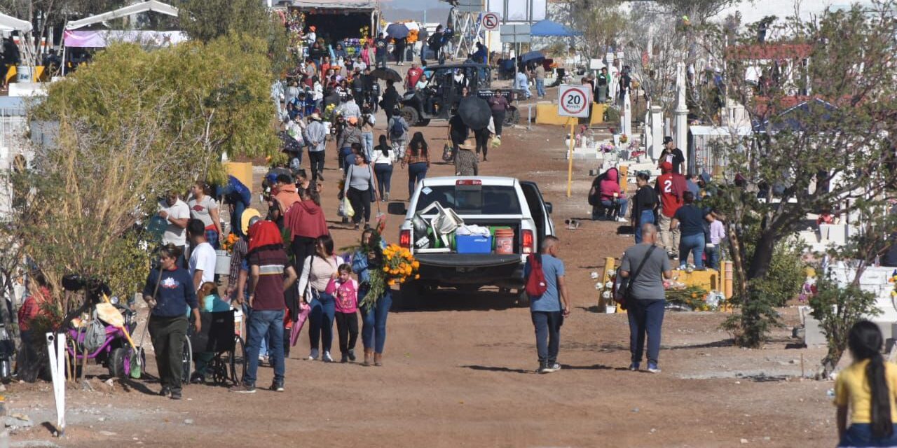 Visitaron 180 mil personas cementerios municipales por el Día de Muertos