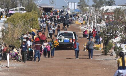 Visitaron 180 mil personas cementerios municipales por el Día de Muertos