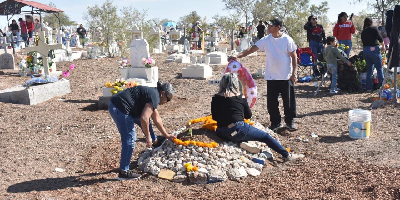 Visitaron 180 mil personas cementerios municipales por el Día de Muertos