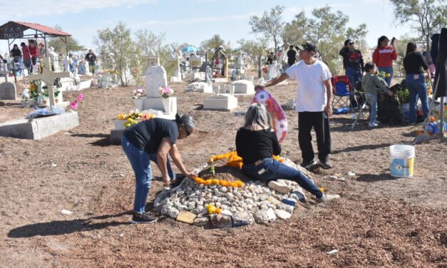 Visitaron 180 mil personas cementerios municipales por el Día de Muertos