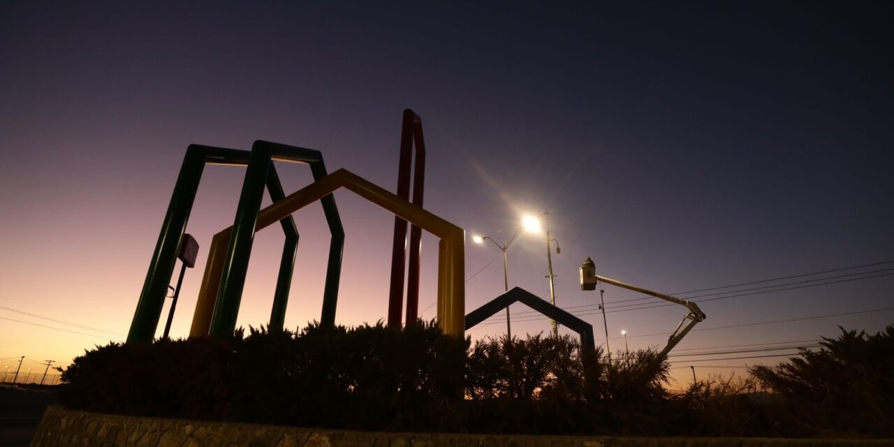 Realizan entrega de luminarias en siete zonas de la ciudad