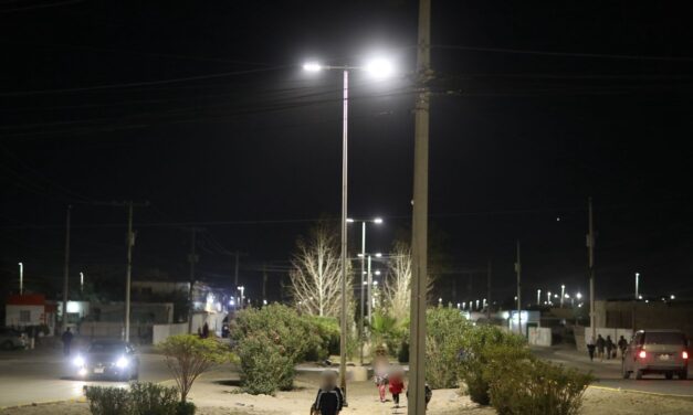 Realizan entrega de luminarias en siete zonas de la ciudad