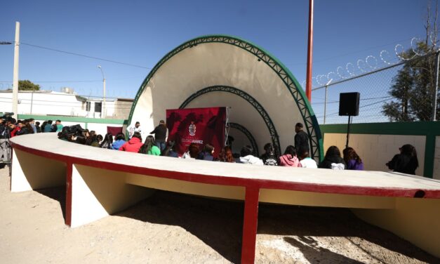 Entrega el Presidente Pérez Cuéllar teatro acústico al Colegio de Bachilleres 7