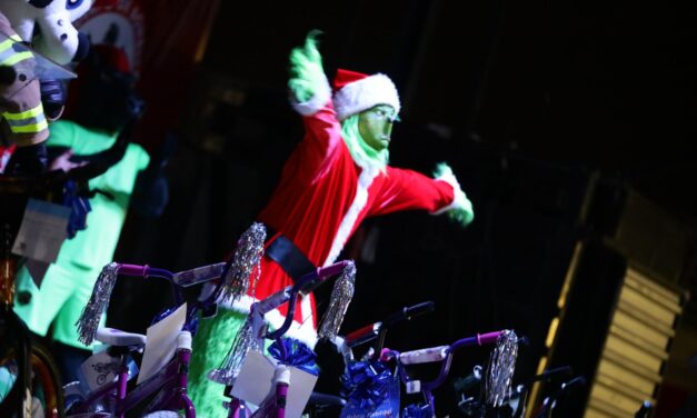 Da arranque Presidente Municipal a campaña de Santa Claus Bombero 2024