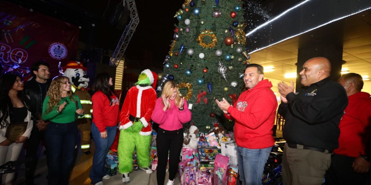 Da arranque Presidente Municipal a campaña de Santa Claus Bombero 2024