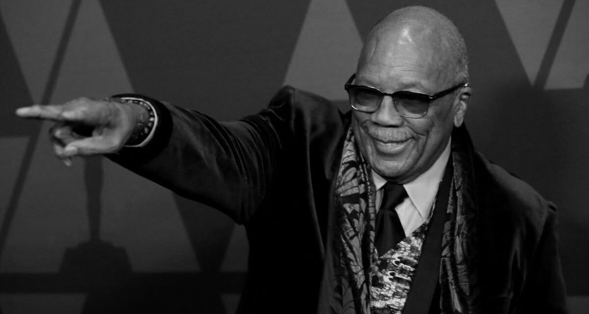 Muere Quincy Jones, el gigante de la música que produjo “Thriller” de Michael Jackson y trabajó con Frank Sinatra