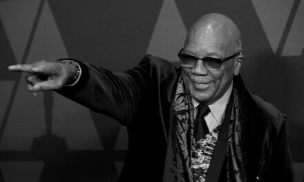 Muere Quincy Jones, el gigante de la música que produjo “Thriller” de Michael Jackson y trabajó con Frank Sinatra