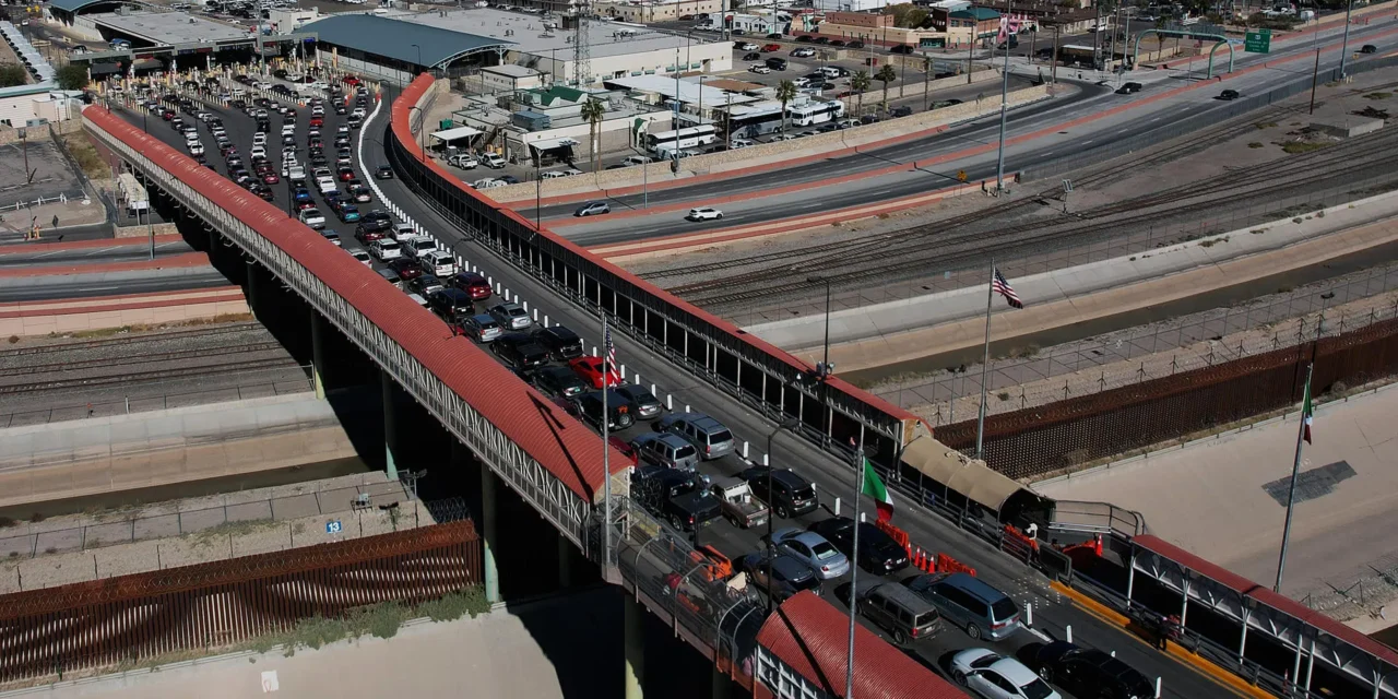 Respaldo del Presidente a sanciones para quienes se meten a la fila en los puentes internacionales