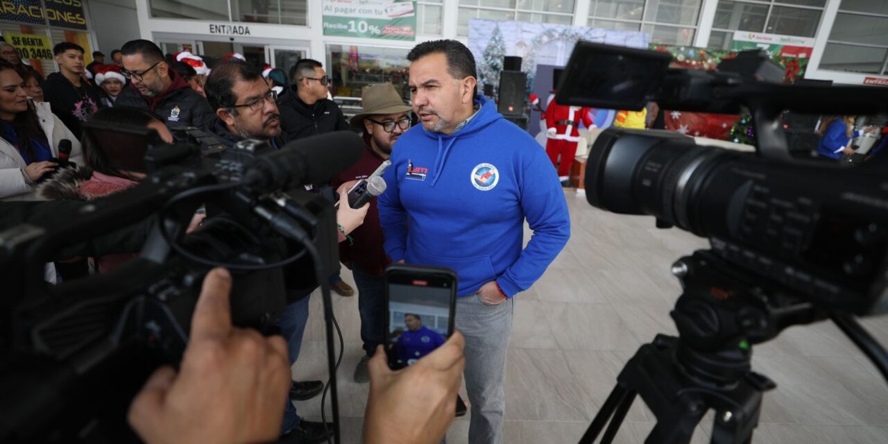 Entrega Presidente Pérez Cuéllar cobijas para la campaña “Que Juárez no tenga frío”