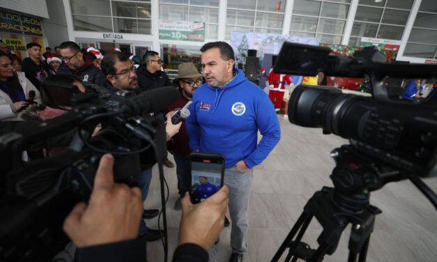 Entrega Presidente Pérez Cuéllar cobijas para la campaña “Que Juárez no tenga frío”