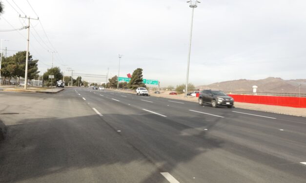 Repavimenta Obras Públicas tramo de la Avenida Rafael Pérez Serna