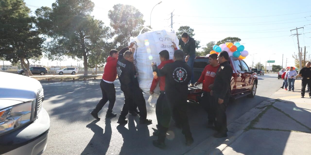 Comerciantes donan 16 mil juguetes para la campaña “Santa Bombero”