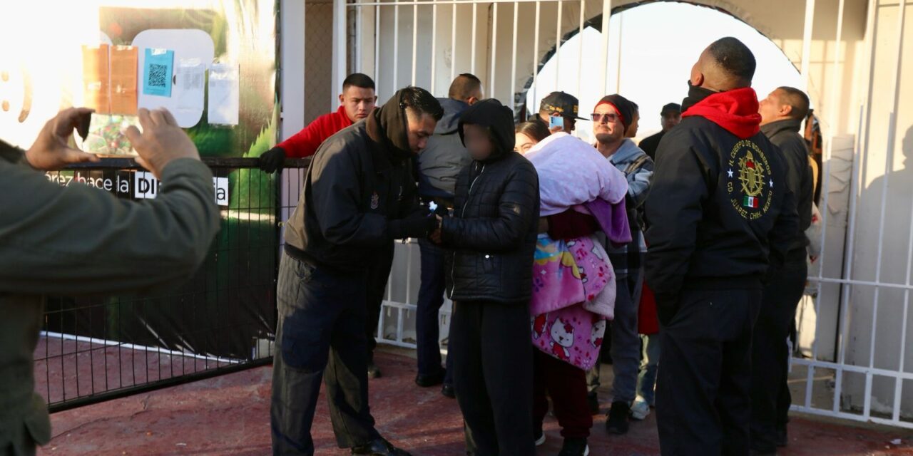 “Santa Bombero” inicia la entrega de juguetes