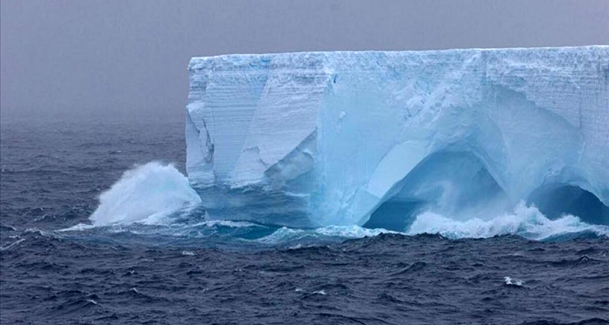 Se desprende el iceberg más grande y antiguo del mundo