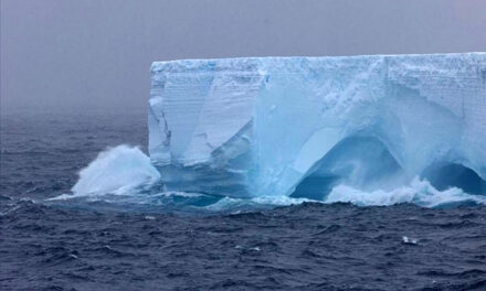 Se desprende el iceberg más grande y antiguo del mundo