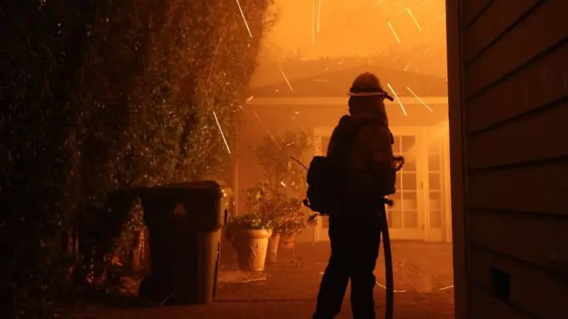 Imágenes que muestran la magnitud de la devastación causada por los incendios en Los Ángeles