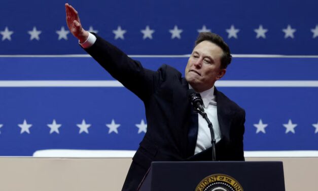 No creas a tus ojos: el saludo nazi de Musk y el mayor experimento de luz de gas de la historia