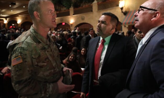 Toma protesta el nuevo Alcalde de El Paso, Texas