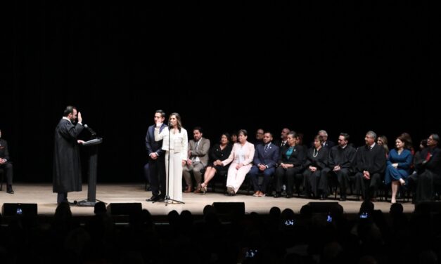 Toma protesta el nuevo Alcalde de El Paso, Texas