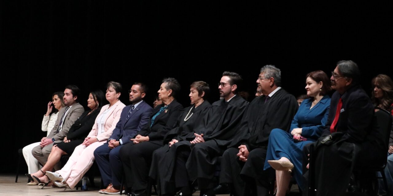 Toma protesta el nuevo Alcalde de El Paso, Texas