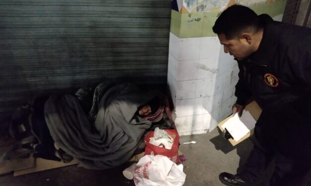 Trasladan a albergue a personas indigentes