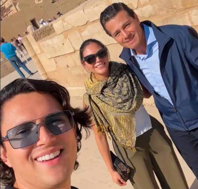 Captan a Enrique Peña Nieto de paseo por Egipto