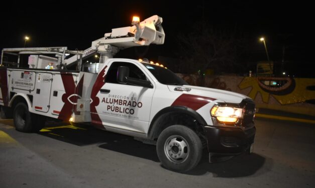 Cruzada Nocturna mejora Servicios Públicos la avenida De los Aztecas