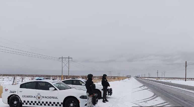 Cierran carreteras en Janos por nevadas