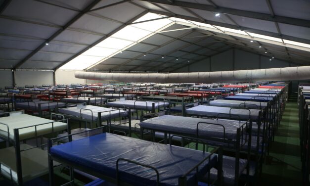 Lista la Carpa / Albergue que el Gobierno Federal instaló en la zona de ‘El Punto’