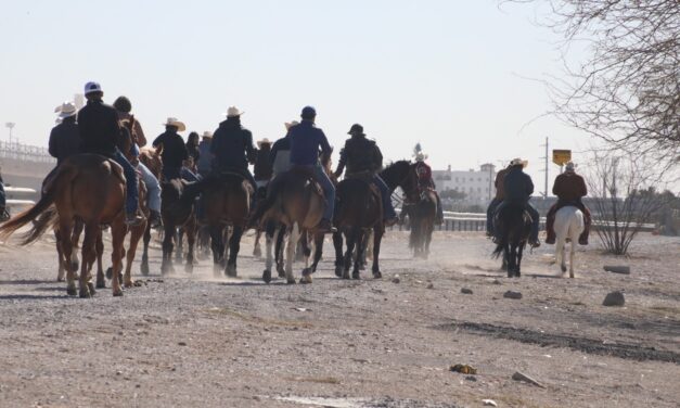 Realizaron cabalgata “Cruzadas por el Desierto”