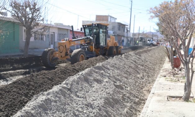 Trabaja Obras Públicas pavimentación de calles en el norponiente de la ciudad