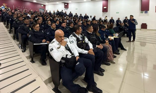 Dan plática sobre derechos humanos a los agentes de Seguridad Vial