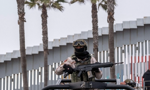 Inicia traslado de militares y de guardias nacionales a la frontera norte