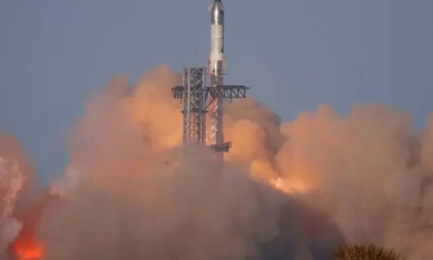 SpaceX pierde contacto con la segunda etapa del megacohete Starship