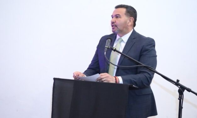 Cruz Pérez Cuéllar reafirma su apoyo a la preservación del mariachi en Ciudad Juárez