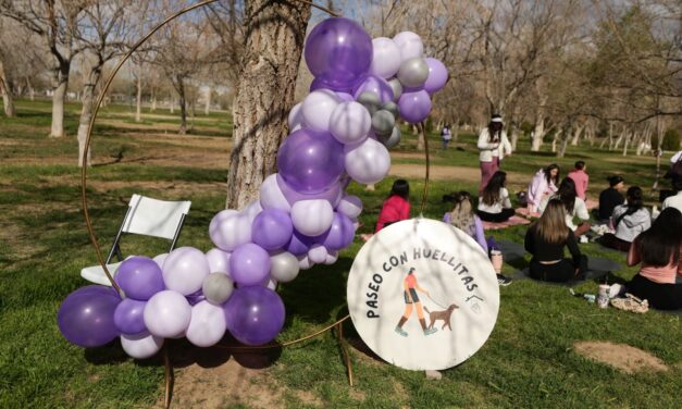 Adoptan juarenses a mascotas en “Paseo con Huellitas”