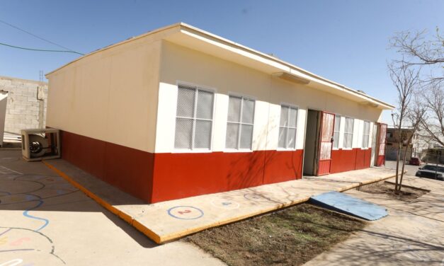 Se llevan a cabo más entregas de rehabilitaciones en centros educativos por el Municipio