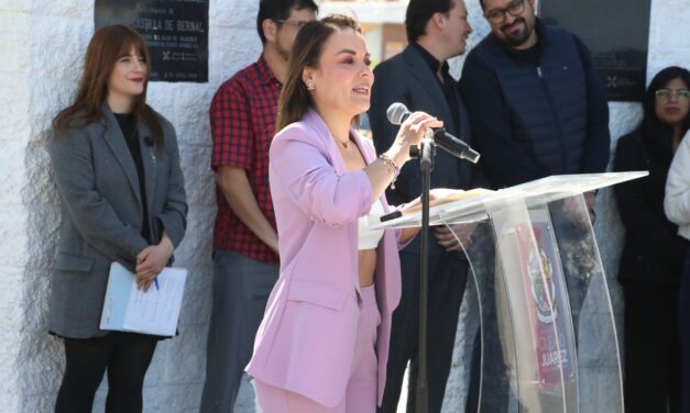 Develan placa en Rotonda a las Mujeres Ilustres dedicado a la activista y escritora Ruth Vargas