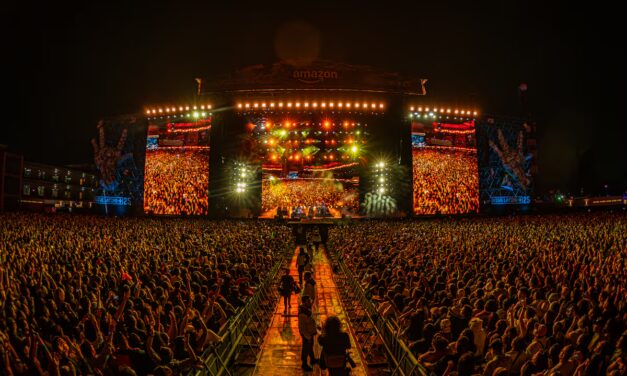 Cuatro generaciones celebran los 25 años del Vive Latino bailando una mezcla de rock, cumbia y pop