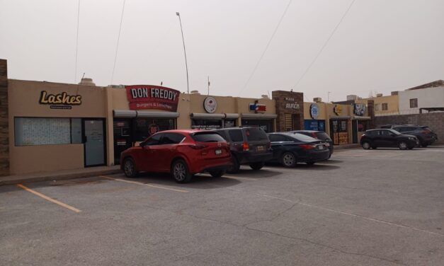 Plaza Comercial operaba con toma clandestina de agua y se les cancela el suministro por parte de J+