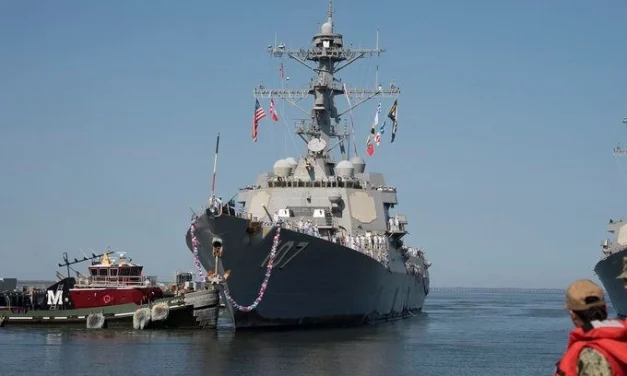 EU envía buque destructor ‘Gravely’ a la frontera con México