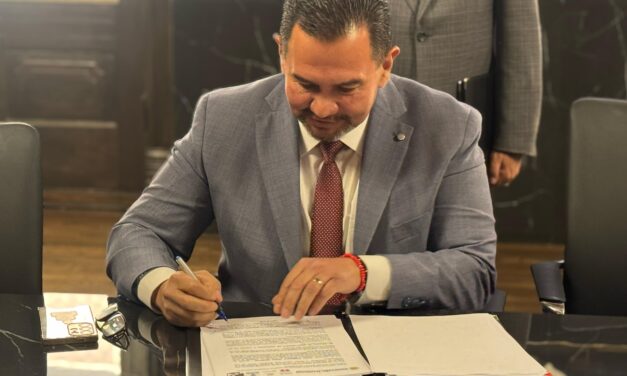 Firma Presidente Municipal convenio de Vivienda para el Bienestar; se construirán 700 casas en Ciudad Juárez