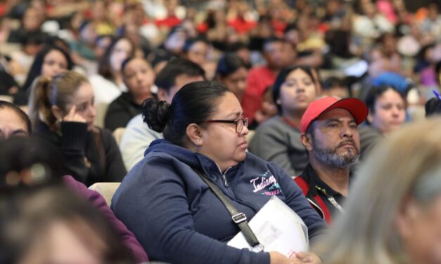 Entregan becas de Equidad Social a estudiantes de preescolar y primaria