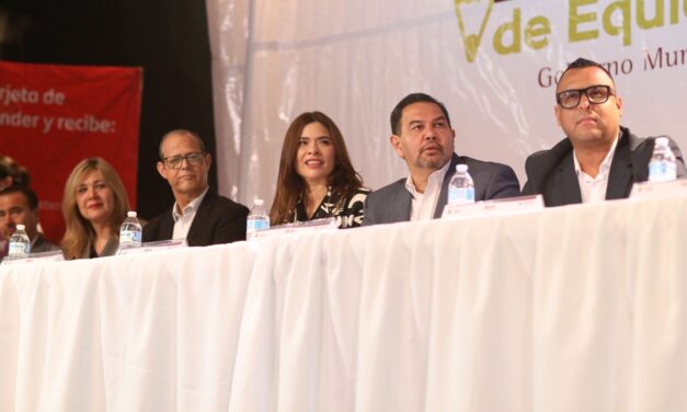 Entregan becas de Equidad Social a estudiantes de preescolar y primaria