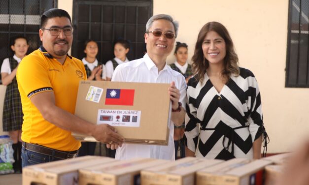 Taiwán dona computadoras y proyectores a escuelas públicas en Ciudad Juárez