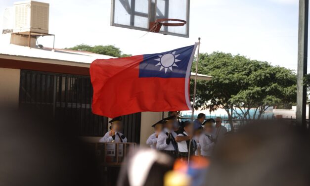 Taiwán dona computadoras y proyectores a escuelas públicas en Ciudad Juárez