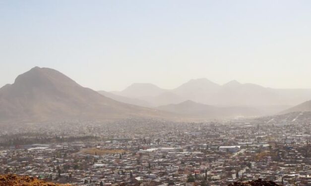 Ráfagas de viento superiores a 80 km/h azotan el estado de Chihuahua