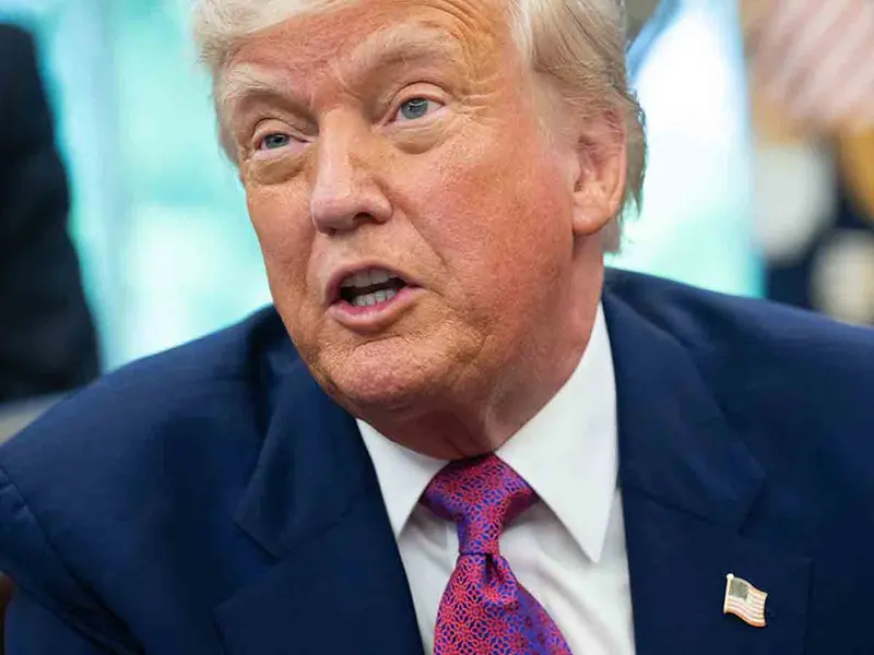 Trump anuncia orden ejecutiva para reducir precios de medicamentos hasta en 80 %