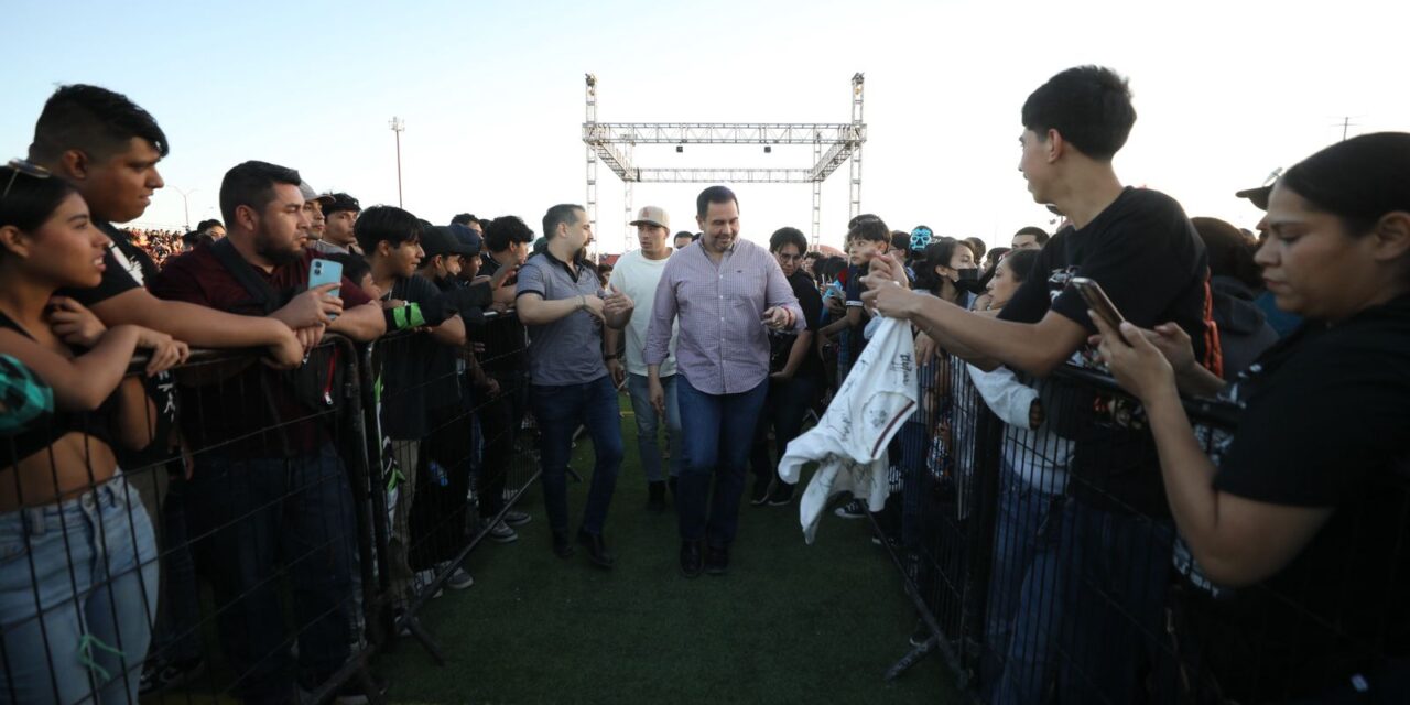 Celebran a la niñez juarense con gran función de lucha libre y ambiente familiar